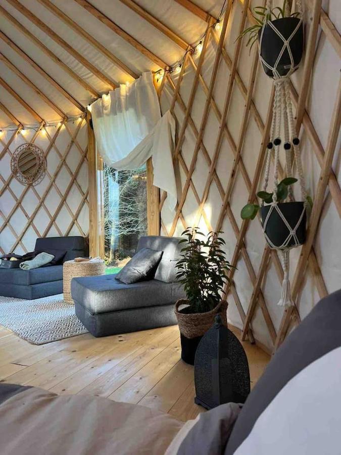 Aughavannagh Yurt Glamping Tente de luxe *