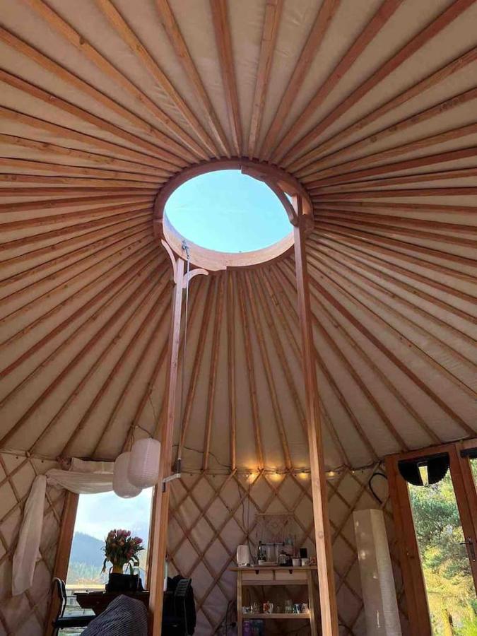 Aughavannagh Yurt Glamping Tente de luxe *