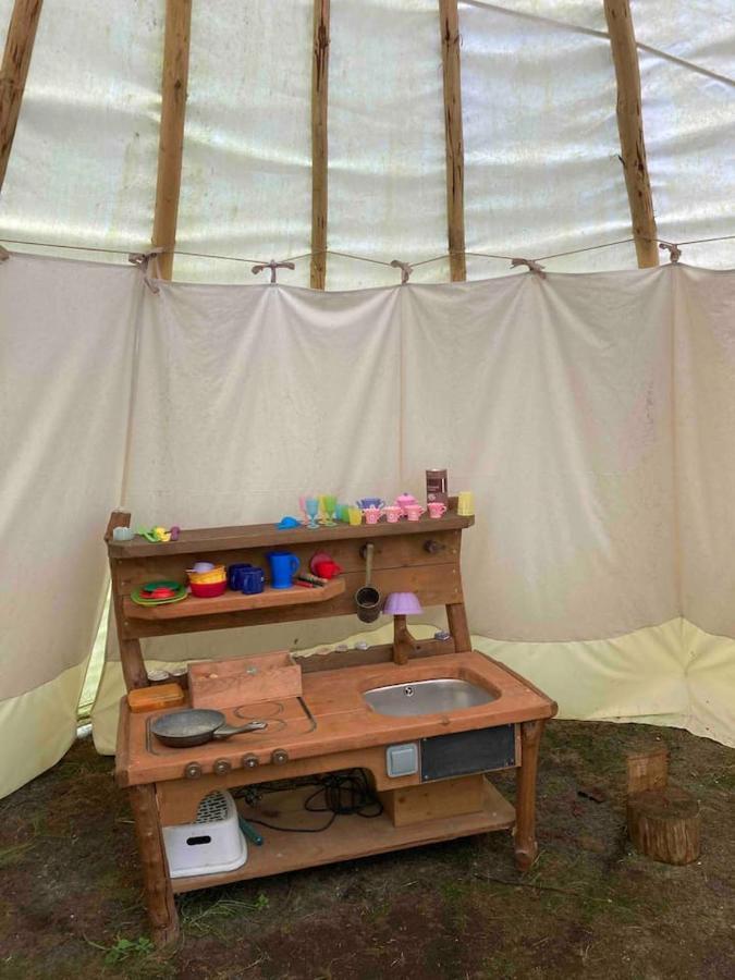 Aughavannagh Yurt Glamping Tente de luxe *